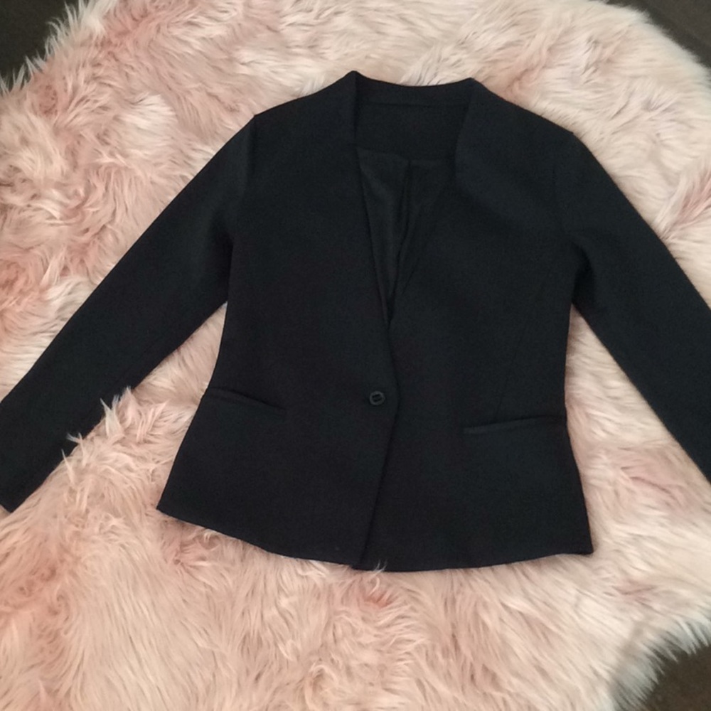 Lululemon wrinkle free black blazer size 10